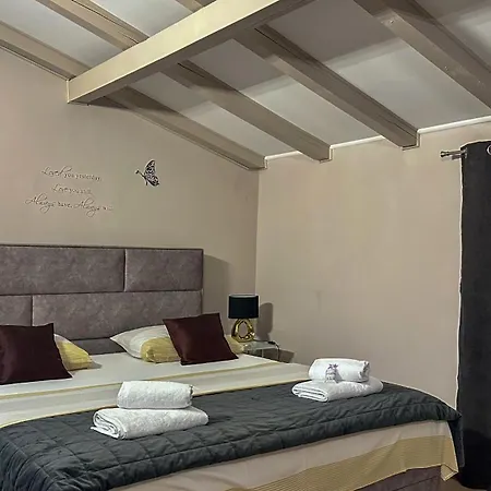 Matea Apartment Tisno