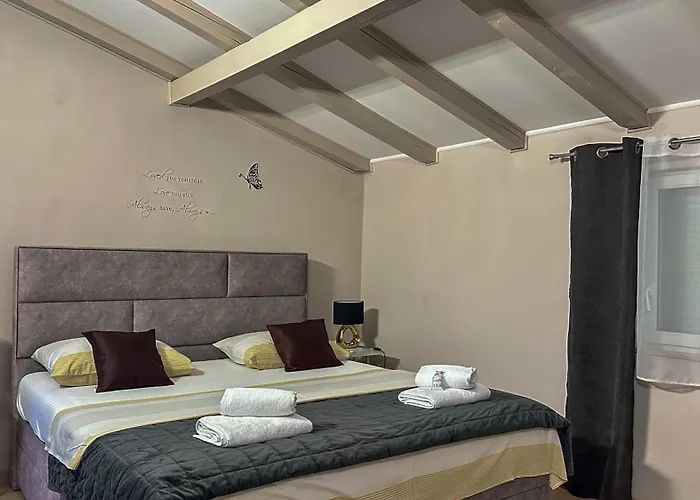 Matea Apartman Tisno